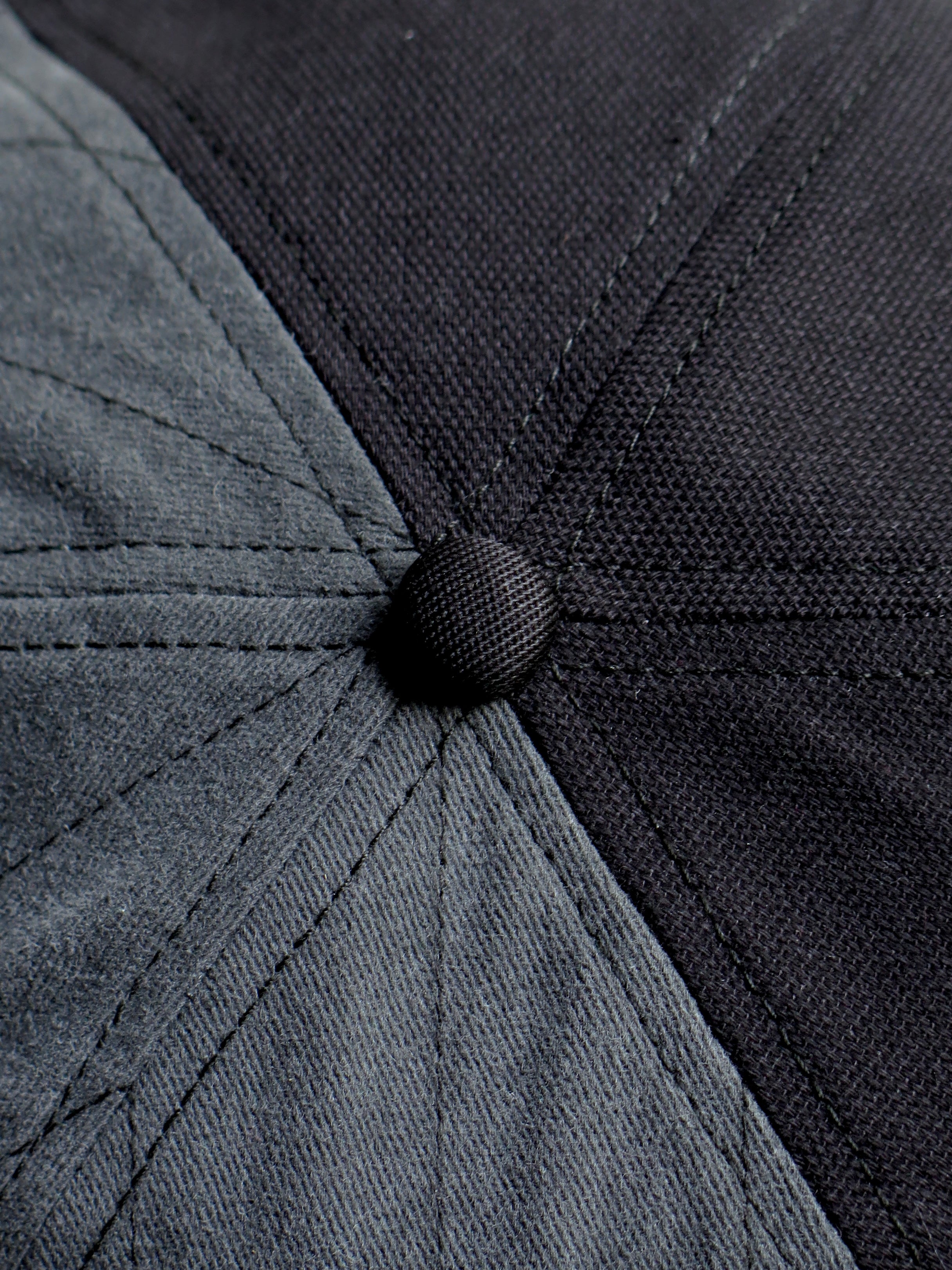 SPLIT PINSTRIPE ACE 6 PANEL - BLACK / CHARCOAL